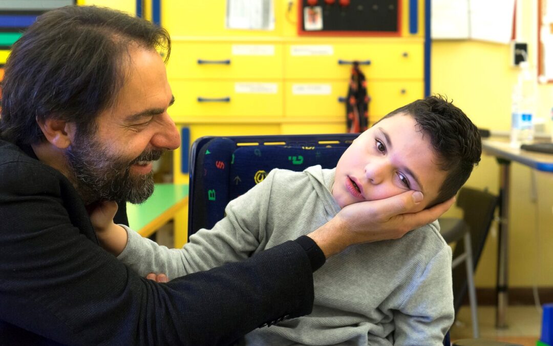 IL MONDO DELLO SPETTACOLO SI SCHIERA AL FIANCO DELLE PERSONE SORDOCIECHE